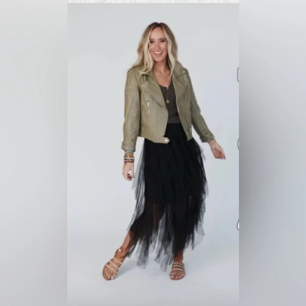 Three Bird Nest Black Layered Tulle Ballerina Skirt - Picture 5 of 9